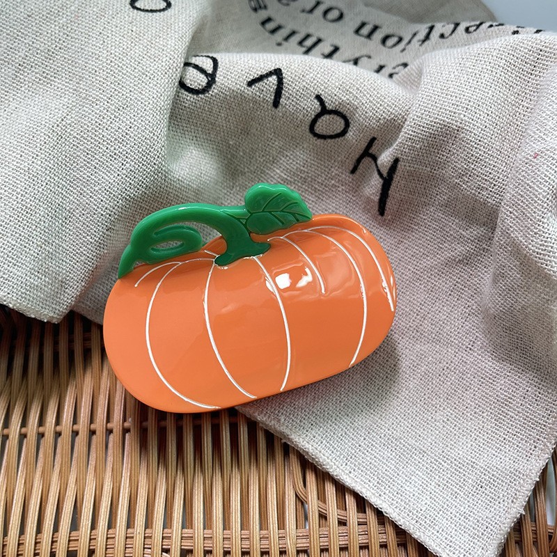 Ladies' fun and personalized fruit and vegetable shark clip hairpins, suitable for braids, ponytails, and everyday feminine hair accessories